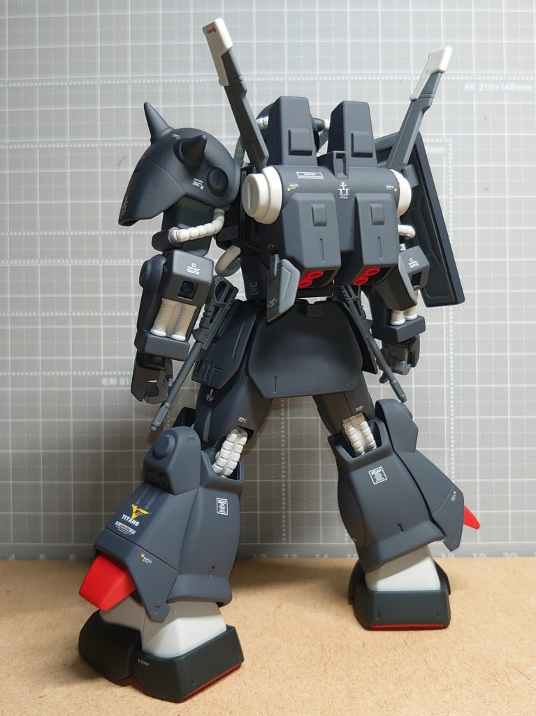 バックショット。 今回合わせ目と塗り分けがメインです。