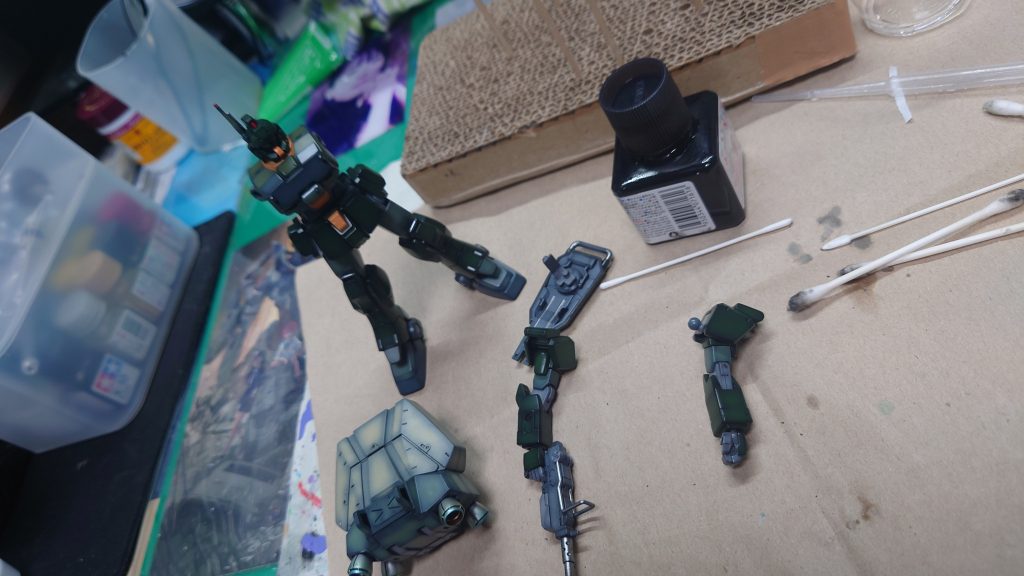 軽くスミ入れ。 