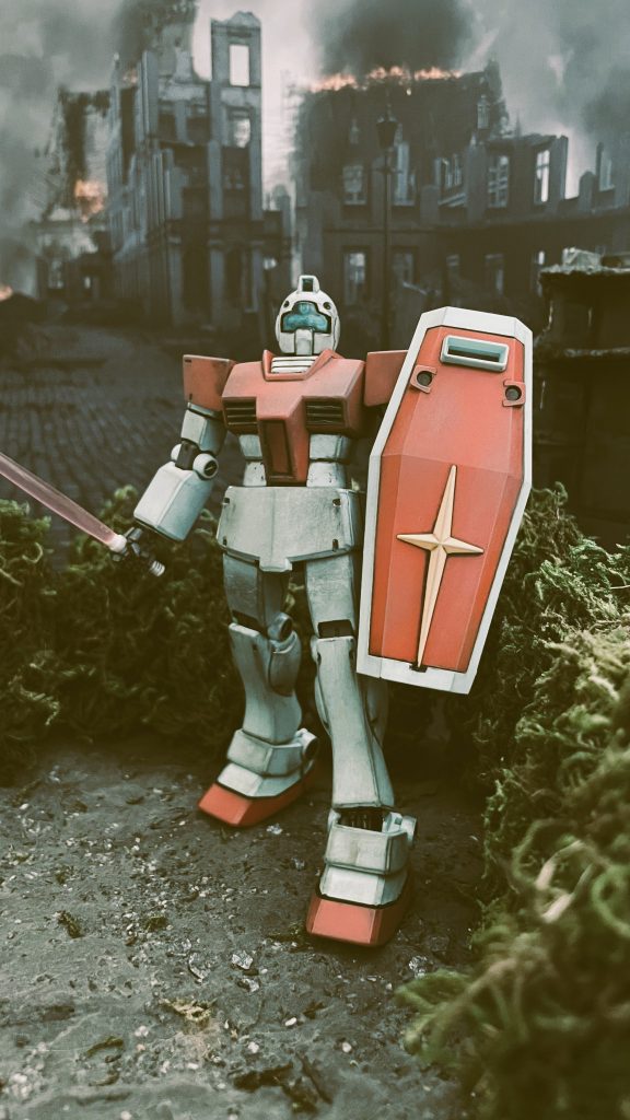 同ベースにジムを立たせてみました。カメラの縁取りをブラックで意識的に強調しています。