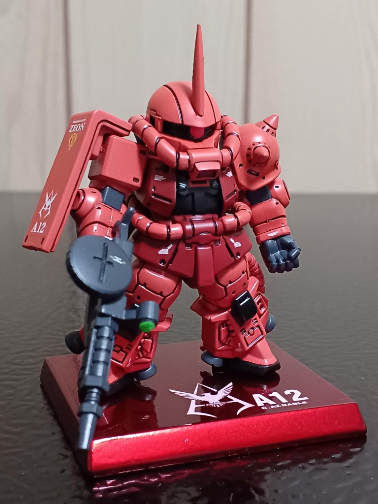 可能な限りバラして、プライマーを塗布してからサーフェイサー。後はいつも使う種類の塗料で塗装しました。せっかくなので、台座も塗装してみました‼️