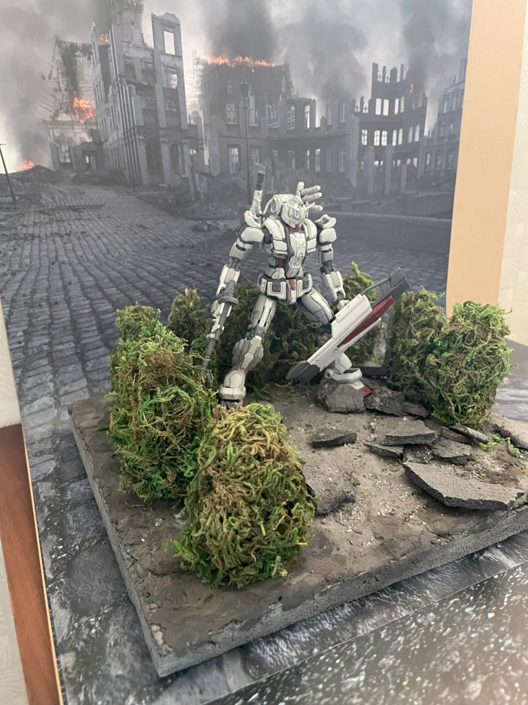 ジオラマ全景です。以下、各種背景をバックにEXのstanding postureとなります。