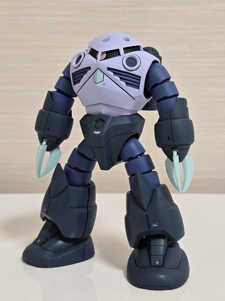 久しぶりに投稿します。なかなか時間が取れず、時間があっても他のプラモを作ってましたが、やっぱりガンプラが作りたくなり再販時に購入しました。いつも通りパチ組み・部分塗装・スミ入れ・トップコートです。サクサク作れて良いですね😊