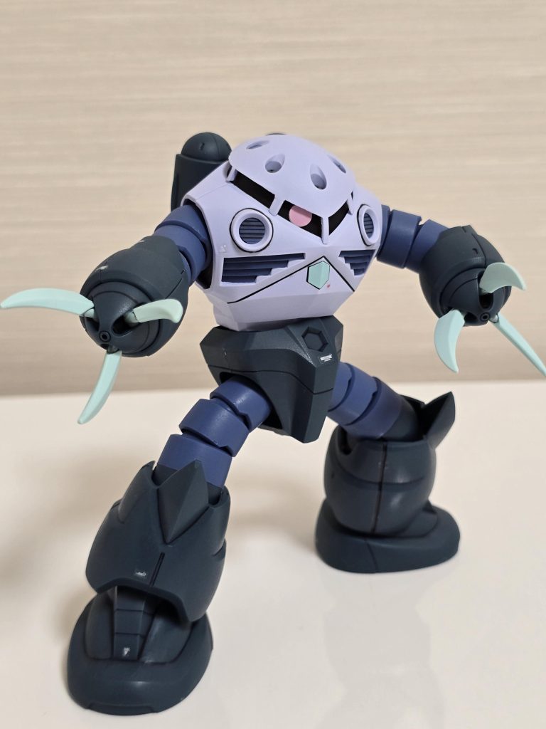 モノアイが動くとポージングの幅が拡がりますね。何か今無性に06Rを作りたいので入手できたら作りたいと思います😊