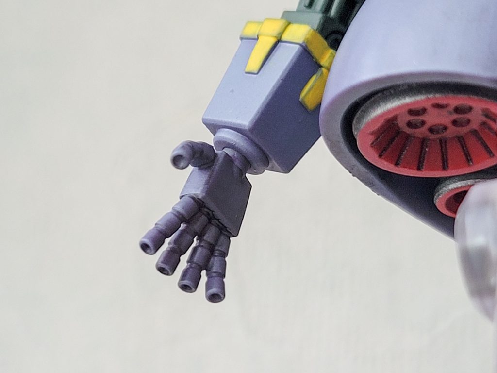 ・指先のメガ粒子砲も、1本指を作ってコピペというデジタル故の手抜き…