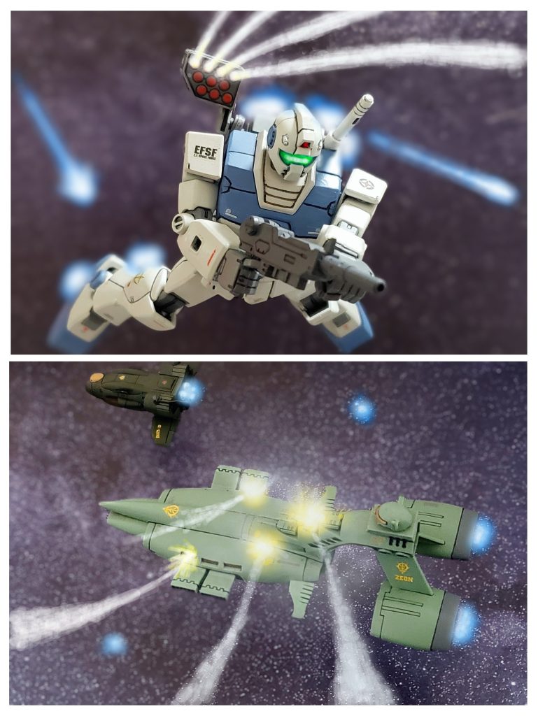 ザンジバル級を目前に捉えた高機動特化中隊‼️だが、護衛のムサイ級数艦が合流しジオン軍は防衛体制を整えていた。ギャリー・ロジャース大尉は敵に迎撃体制を取られる前に先制攻撃を加えるため、全機に攻撃命令を下す👉️バックパックに装備したポッドから放たれたミサイルは放物線を描きながら戦艦に着弾する💥先制弾に成功した高機動特化中隊は機動性を武器に0方向より一気に強襲を開始する😎✨