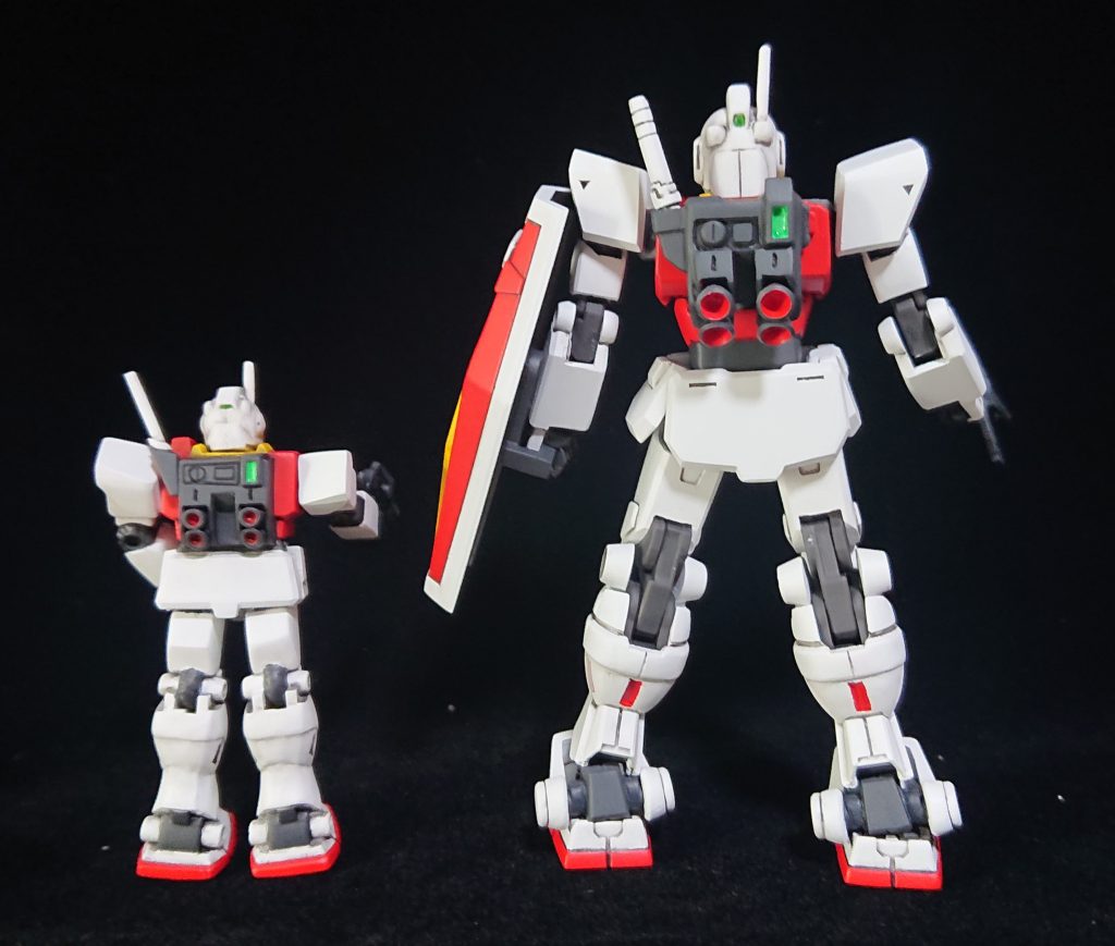 背中のバックパックも地味に手を加えています。  ジムⅡ 特有デザインの後頭部、襟足は短く作ったつもりでしたが、パーツが干渉してて、殆ど首は回りませんでした。