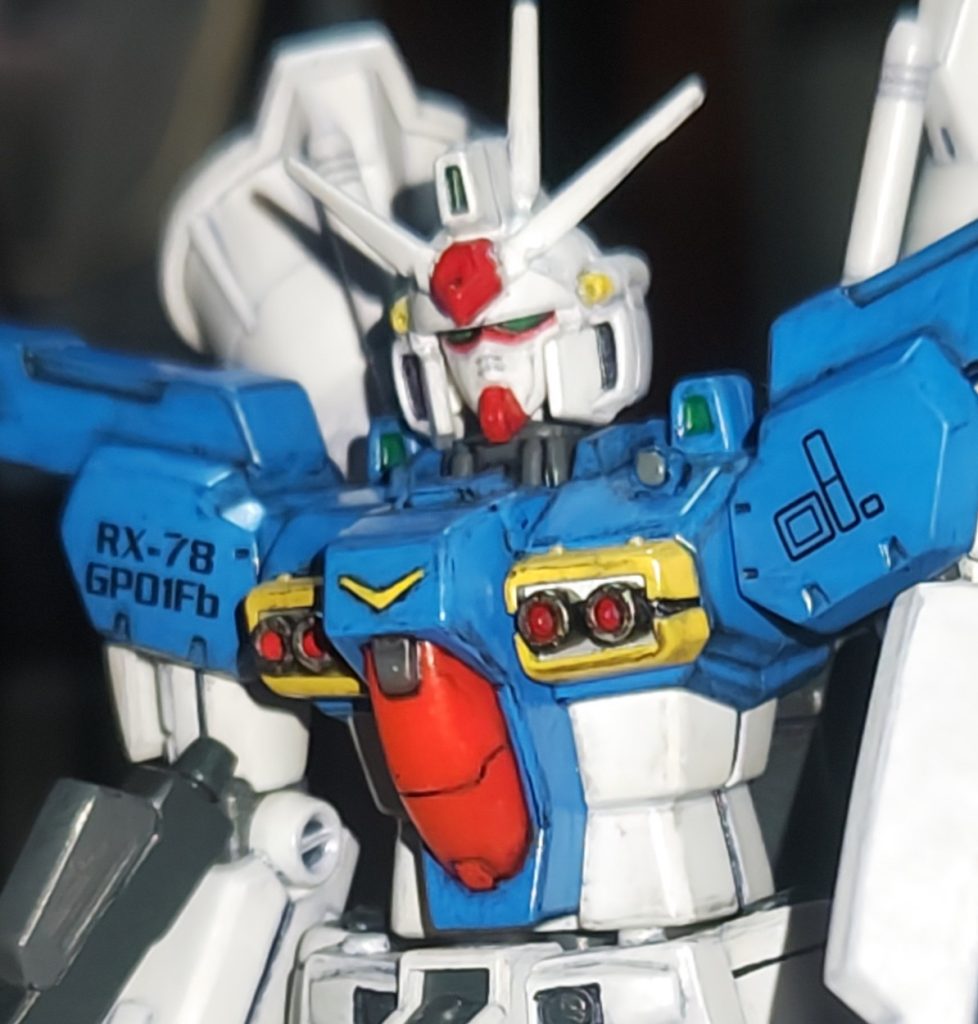 バストアップの写真です😊ちゃんとガンダムの目の所も、極細面相筆で、塗装しました😊