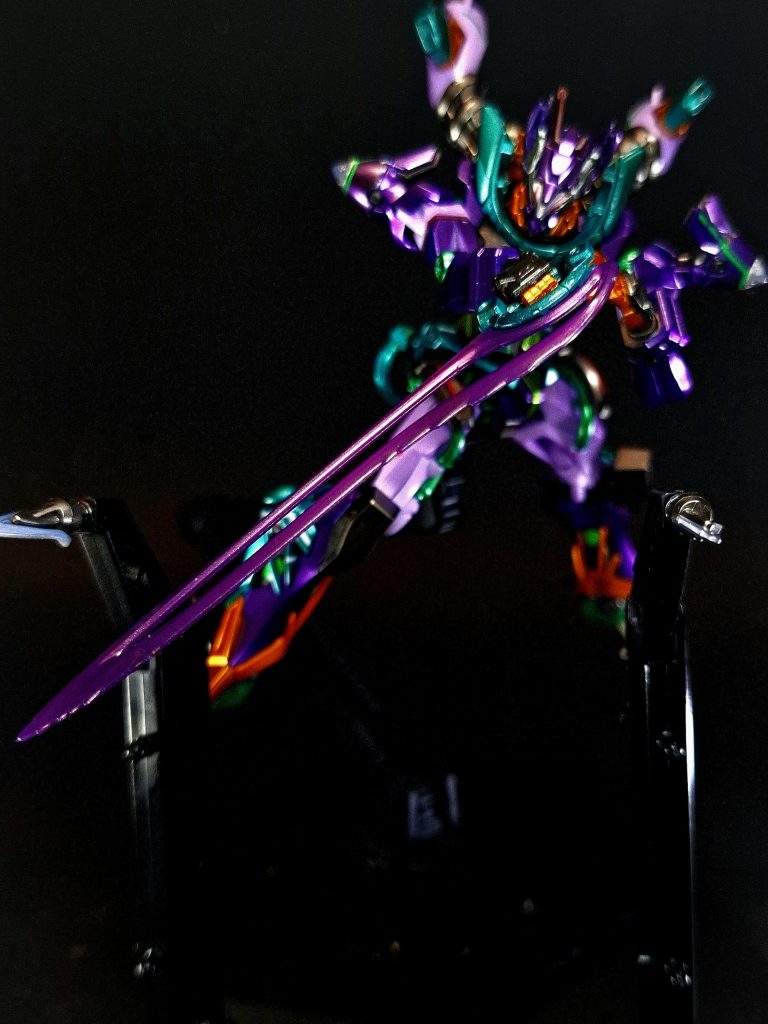 その後、キシリアの特命を受けたニャアンによってイオマグヌッソのゼクノヴァ砲を起動させるトリガーとして使用され、ア・バオア・クーを駐留艦隊ごと消滅させたが、直後に現れたアマテ・ユズリハの乗るGQuuuuuuXと交戦。その後、戦闘の混乱の中でシュウジ・イトウの乗るガンダムを止めるべくGQuuuuuuXとマヴを結成し、これに立ち向かった。最終的に巨大化したガンダムによって握り潰されてしまうものの、ニャアンはコア・ファイターで脱出している。