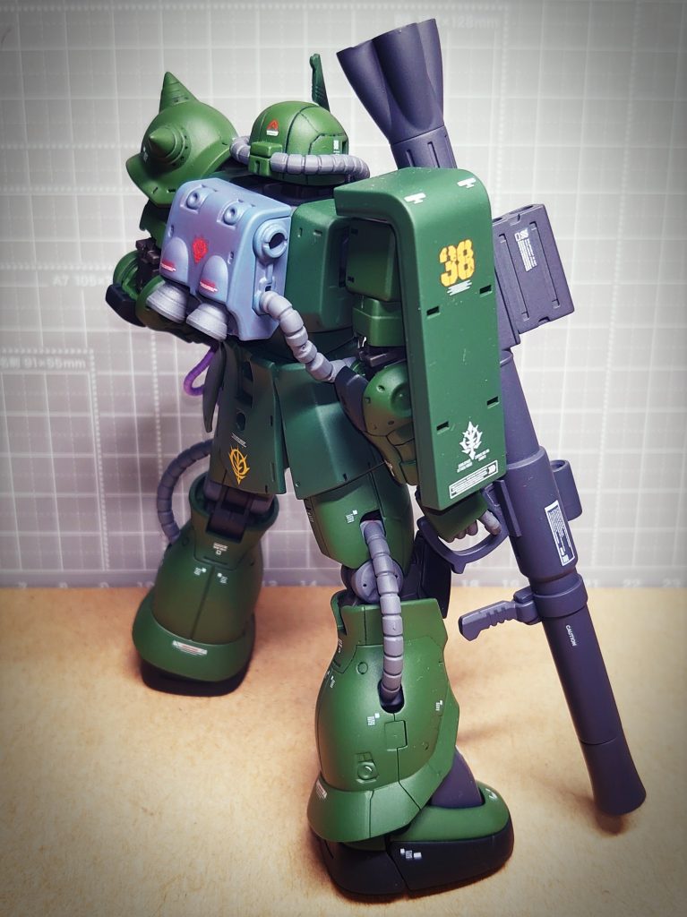 にしても、リユース店では量産カラーの吊しがなかなか見当たらないです(´ρ`)シャアはたくさんあるので数には困らないですが潰しが面倒ですw 