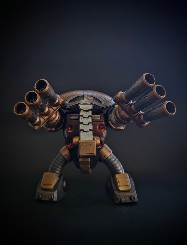 1st系の水陸両用MS全般に言えることがですが、独特なデザインで、パッと見でフォトジェニックなデザインではないものの、動いたり、立体（キット）になると迫力や妙な魅力があり、クセになります。富野さんがデザイン原案の特徴なのでしょうかね？？