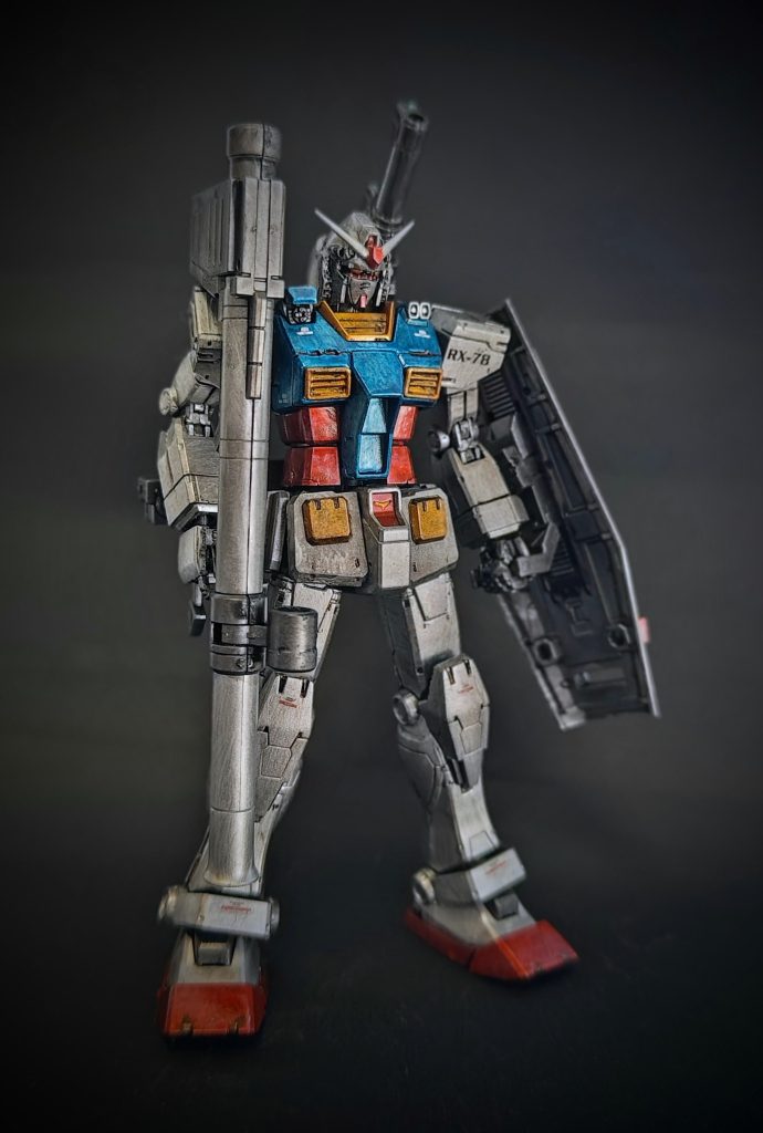 前面カット（別アングル）。個人的には1/144のガンダムのキットで一番カッコイイと思っています！！