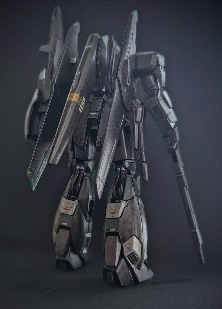 背面カット（別アングル）。