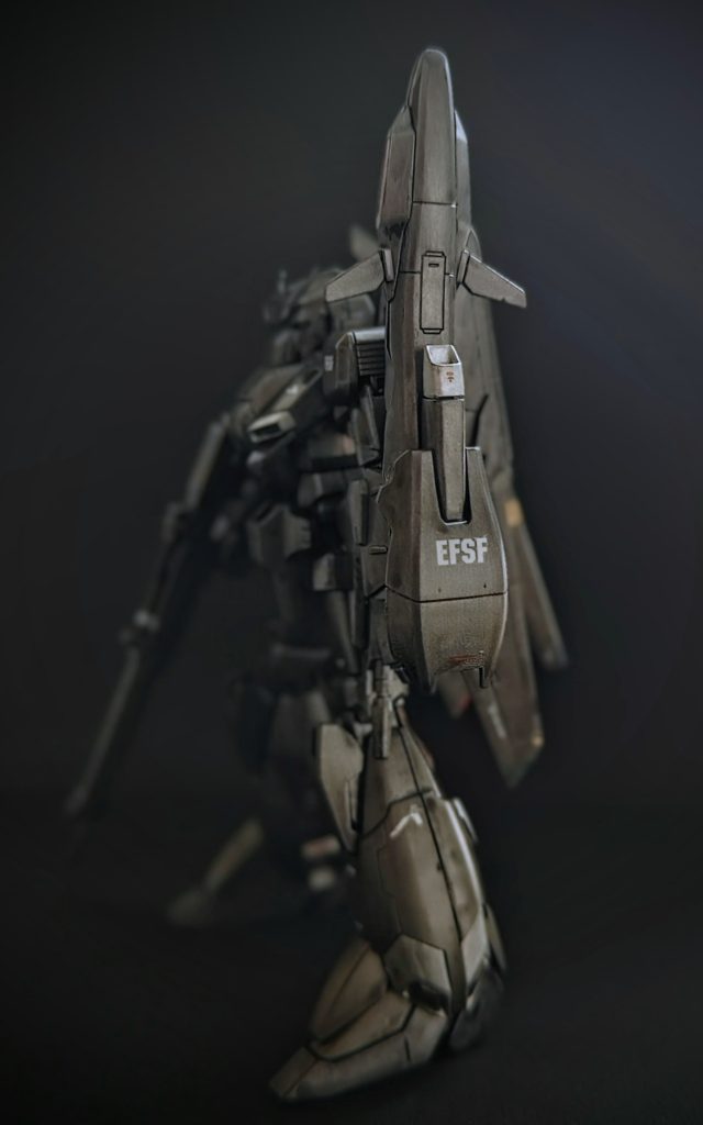 側面カット。ギミックは全て生かしていますが、変形させてません…