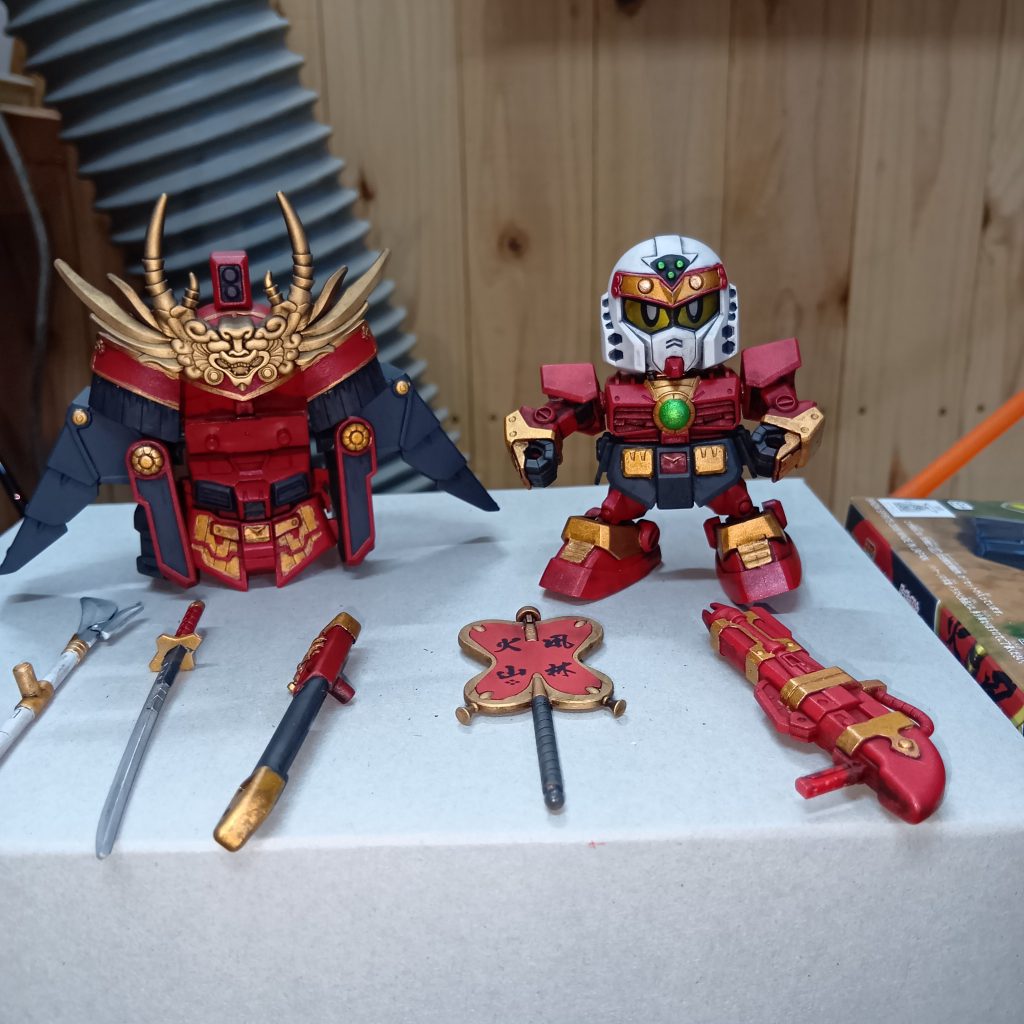 墨入れ（ウェザリング）後。全体的に暗くなるけど、メタリックレッド基調の武田信玄頑駄無にはこの暗さがいい感じ👍武田の赤備えのイメージに合います✨