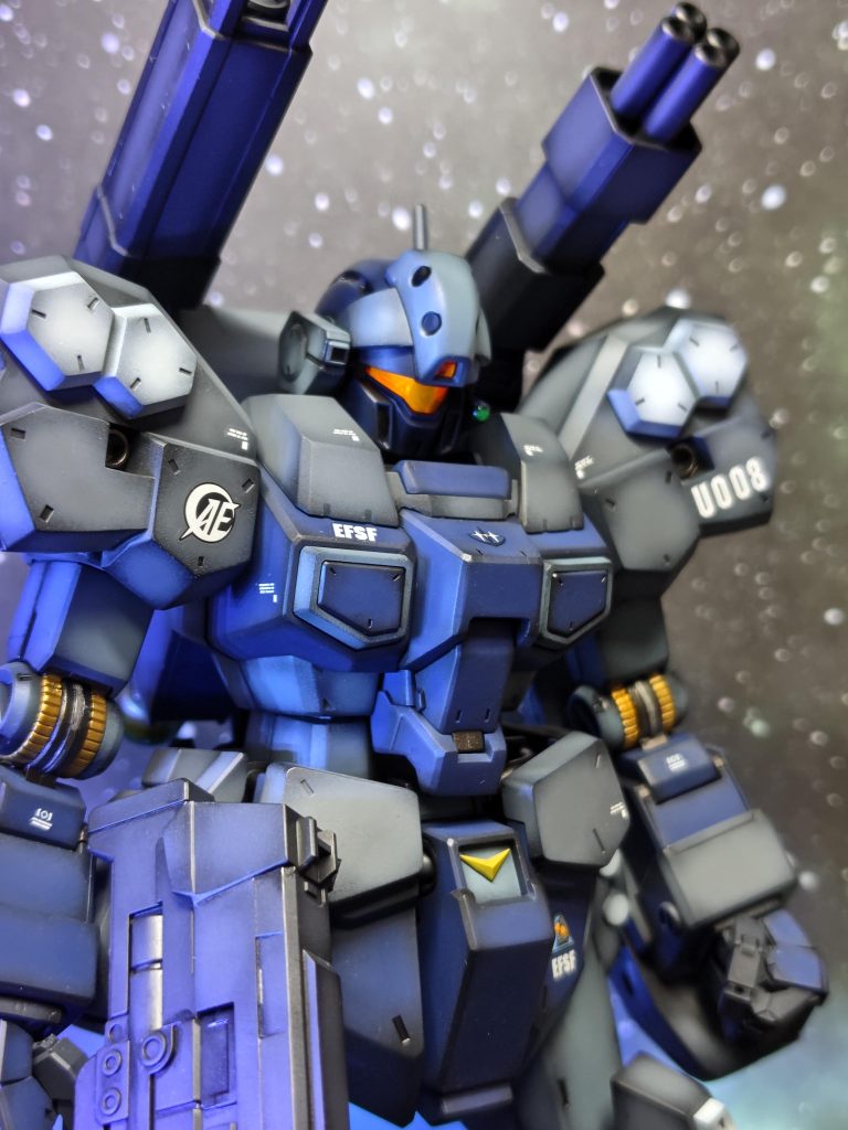 塗装レシピ　（手持ちの色で対応しました）ホワイト部　MSホワイト（クレオス）薄いグレー　MSグレー　ジオン系（クレオス）濃いグレー・武器　MSファントムグレイ（クレオス）薄いブルー　エアスペオリティーブルー（クレオス）濃いブルー　ティターンズブルー2（クレオス）フレーム　　ガンメタル、スターブライトシルバー、スターブライトゴールド（ガイアノーツ）センサー　蛍光オレンジ（ガイアノーツ）　手持ちカラーでも中々良い色合いで満足してます。