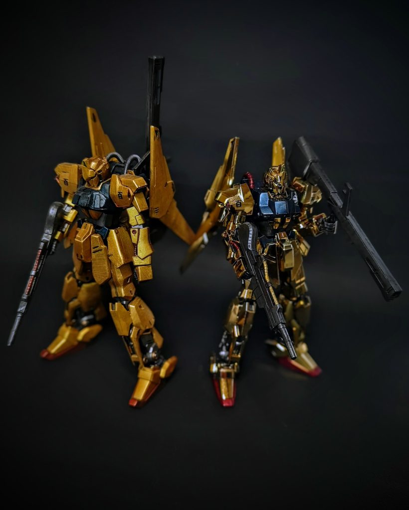 昨日投稿した百式と並べて。