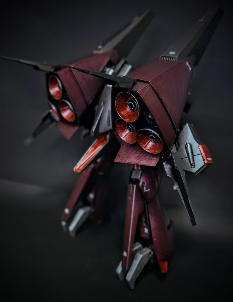 背面カット（別アングル）。ギミックは全て活かしていますが、塗装が剥がれるのが怖くて、変形はさせていません。