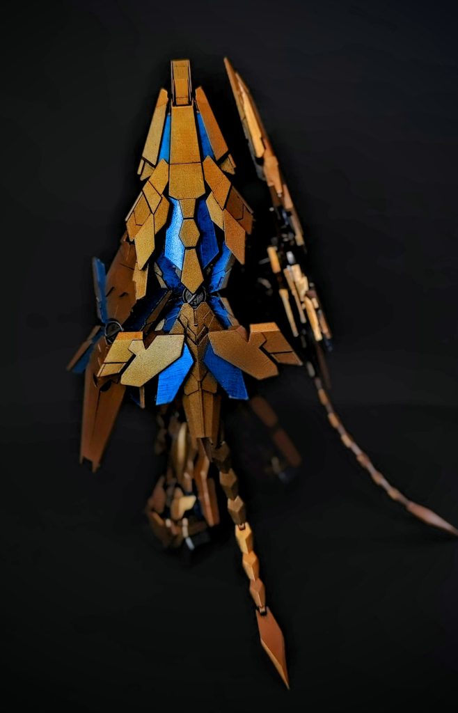 背面カット（別アングル）。