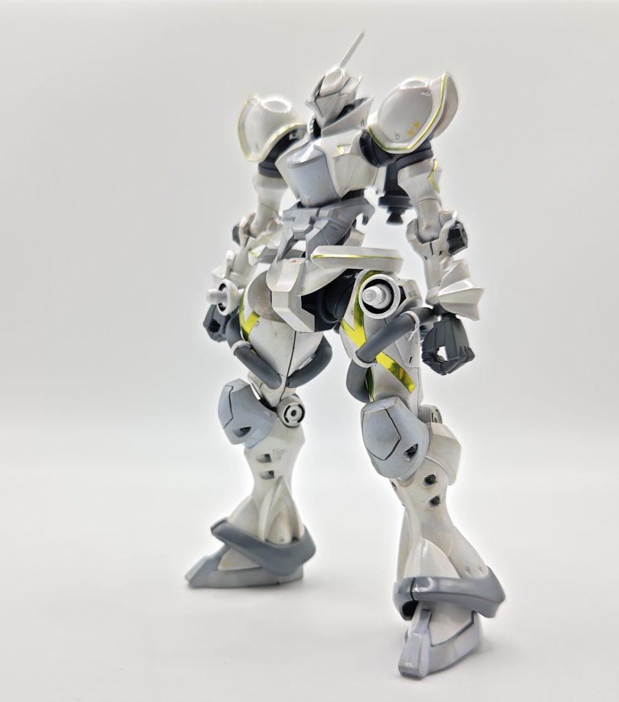 今回も基本はアクリジョン+エアブラシで作業しています。一部水性ホビーカラーを使って光沢を調整しております。また前回同様ウェザリングはウェザリングマスターにて行っております。