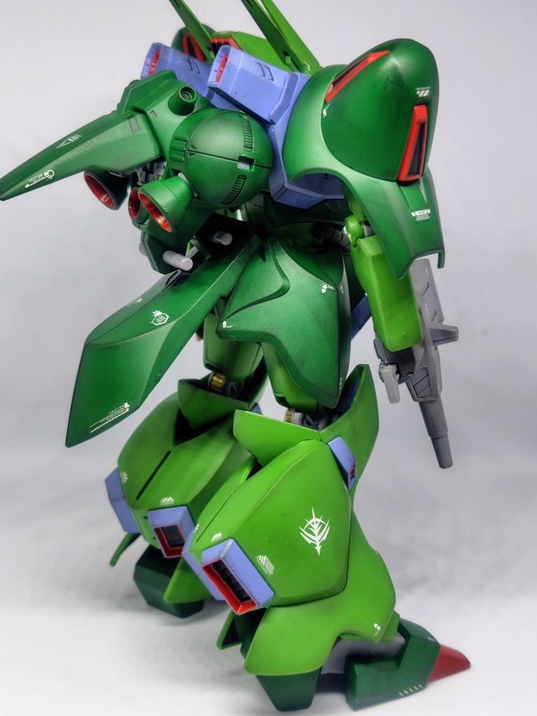 バックパックがボリノークサマーンに似てる。