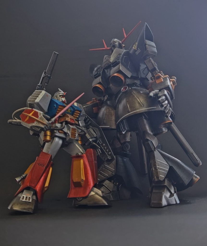 更にボックスアートをイメージして以前に投稿したパーフェクトジオングと!!これをやりたいがためにずっと旧キット1/144が欲しかったのです。最近かなりスタイリッシュなパーフェクトガンダムの作例が作られていますが、自分の中ではやはりパーフェクトガンダムといえばこれ!!って感じで、狂四郎デカールもためらいなく貼っています(スタイリッシュ版も好きですが、自分の技量では作れないだろうなとww)