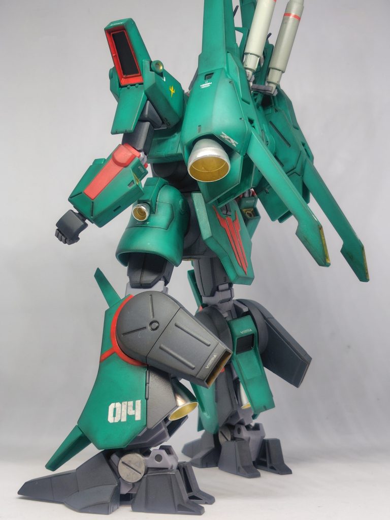 今回デカールは控えめに。各バーニア部を中心に貼りました。