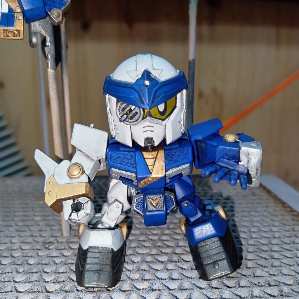 一国の当主が鉄の爪を武器にするのは似合わないと思い、左手の爪は切り落としました。