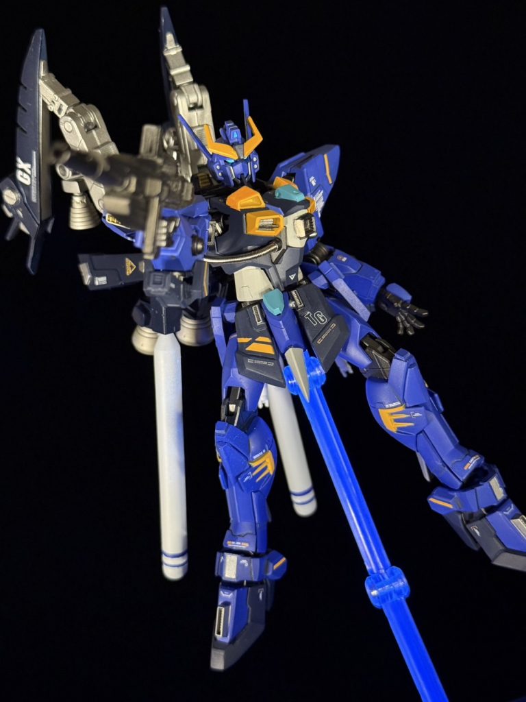 ビームライフル。背部ブースター(?)の「GX」がチャームポイント。GジェネではなくSDガンダムGXのトルネードガンダムなのです。