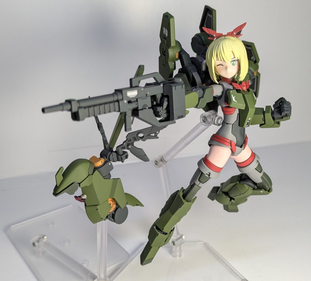 使用キット HGグレイズ、MSティアーシャほぼこれだけで作成しました。純正キットに入っていないモノは手とデカールと後ろのバーニアくらいでリーズナブル。製作期間は2週間ほど