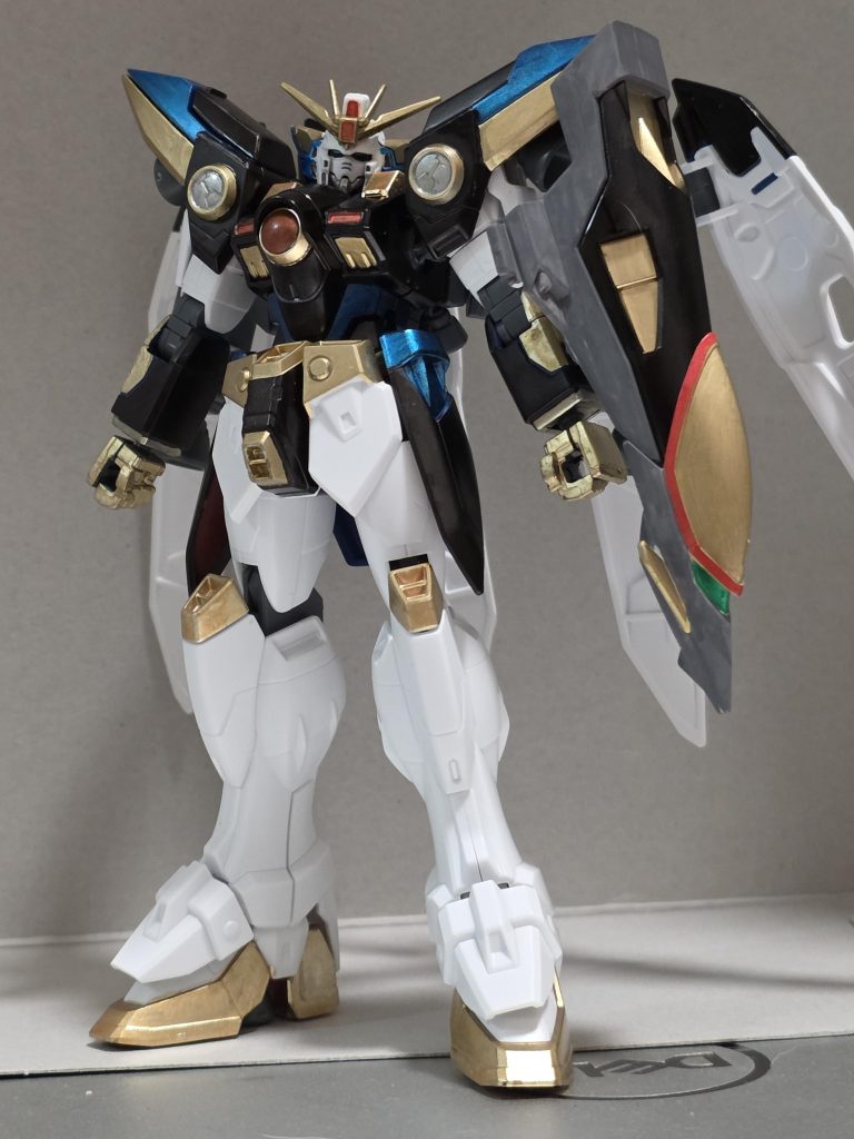 シールドのガンダムマーカーグレーがムラが出やすくて悔しいです。