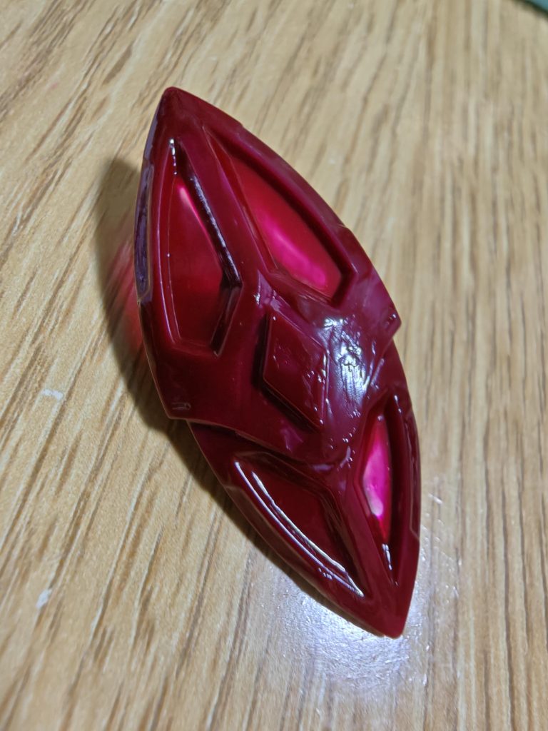 ぼったりとした塗りになってしまいましたが、本来、ただの穴だった箇所が、皮膜で埋めることが出来ました。
