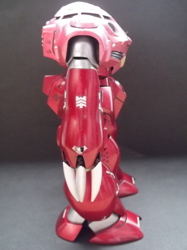 ピンクは塗装が難しいですね。パーツパーツで色が合わず何回もやり直しましたが結局全ての色調を統一する事は出来ず。。。