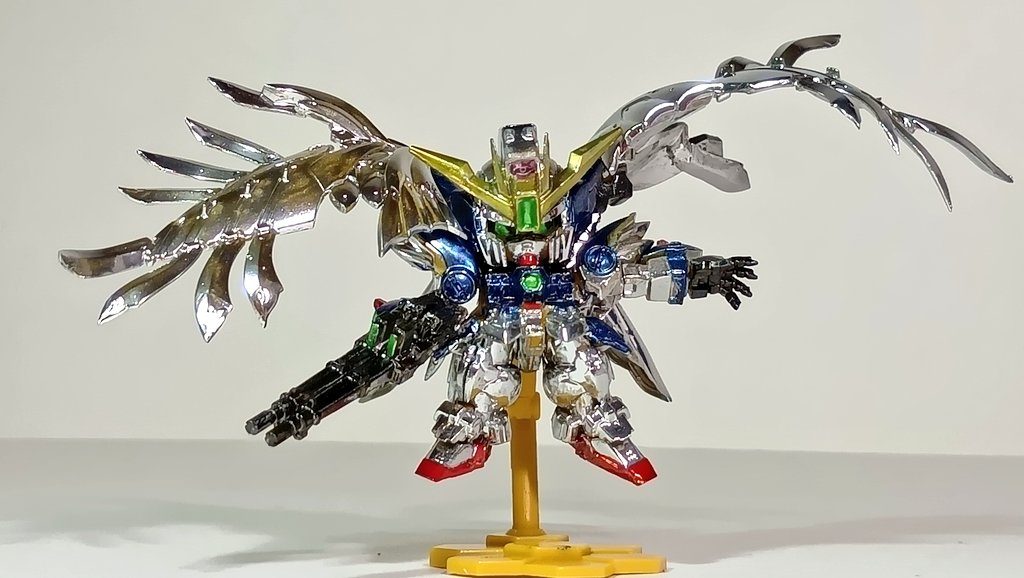 昔あった旧1/144と1/100のメタルクリヤー特別版とスペシャルオペレーションタイプをイメージしながら塗りました