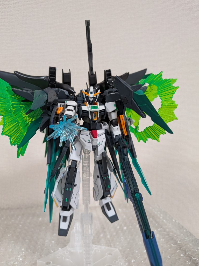 使用機体は·ダブルオーダイバーアーク·ダブルオースカイメビウス·ダブルオースカイ  ·ディスティニーガンダム·パーフェクトストライクフリーダム·ライトニングゼータ·マイティストライクフリーダムだと思います胸のクリアグリーンのパーツはエネルギー補給用としてメビウスからもらって、ダイバーアークにつけました今回緑のセンサーも付けてみました割といい差し色になりましたかねこういうときは赤のがいいんでしょうか