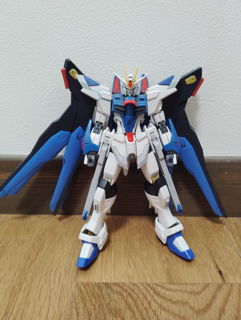 ライフリ弐式の没写真。この時にはもう既にバックパックがすぐ落ちる状態になってました。なので壁に寄せて撮ってます。