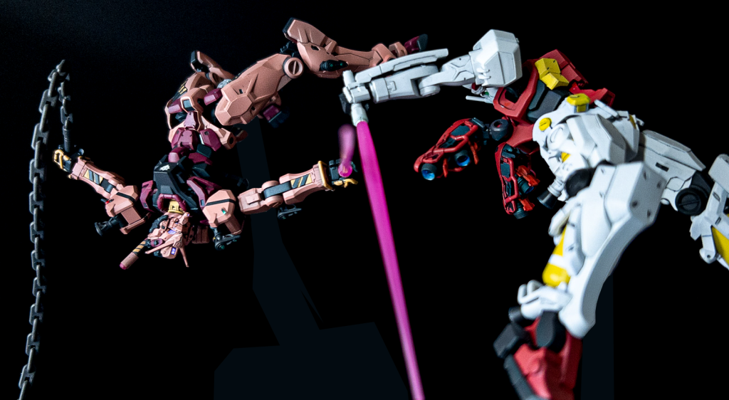 アクロバティックなポーズもバッチリ決まる可動域の広さは凄いですね!ハンマー使った良いシーンはもっと他にもあったんですけど、再現するにはチェーンの長さが3倍くらいないと無理 🫠