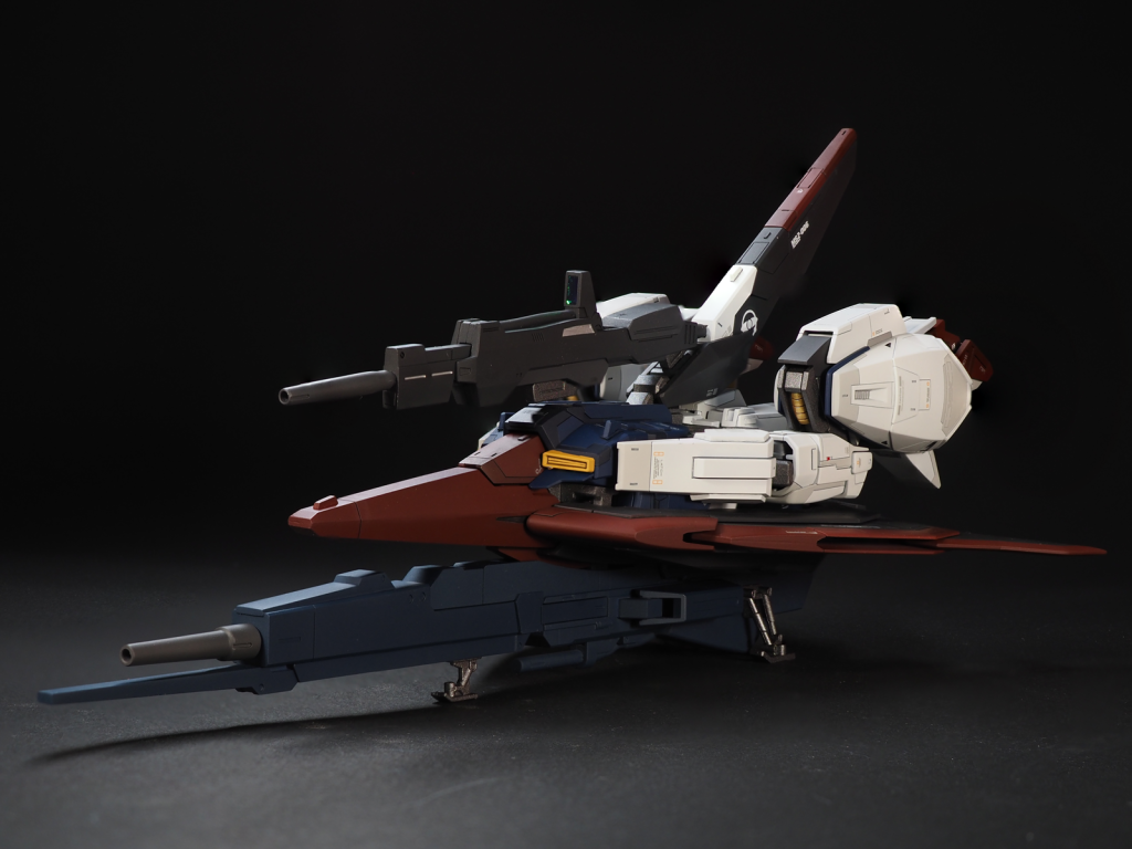 ウェーブライダー形態を何枚か。組み替え変形ですが、かなりカッコ良い。