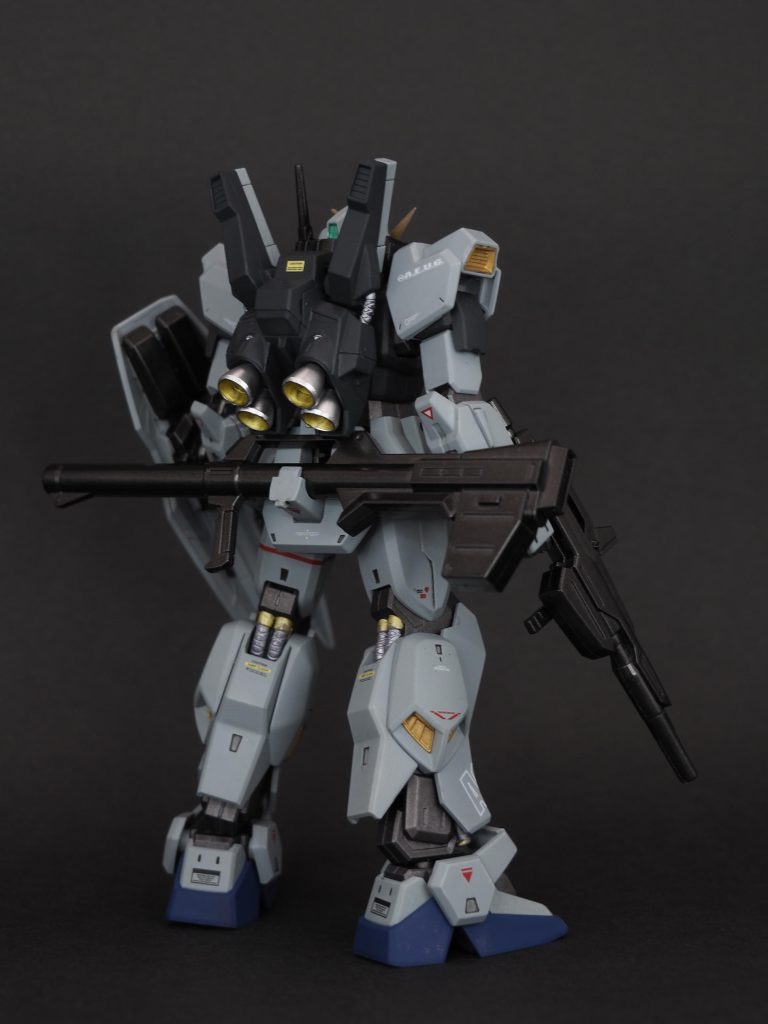 コレ、カラーリングめちゃくちゃカッコいいですよね。配色的にはFAZZやZプラスのセンチネル系の渋さがあって最高です。