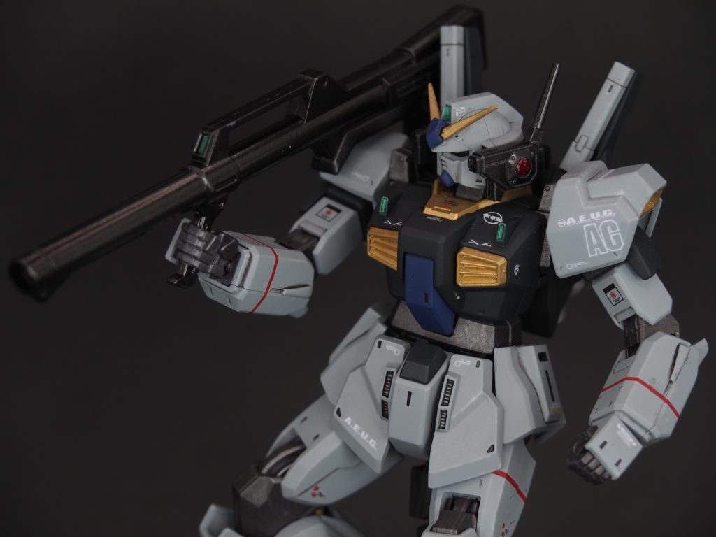 バズーカは一応、エゥーゴの設定通りに塗り分けました。