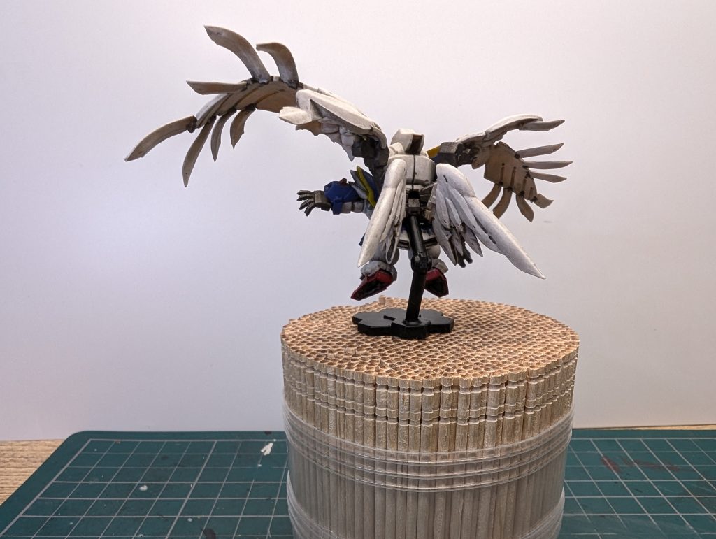 筆塗り全塗装してからウェザリングカラーでいつもながら汚して完成です。プレバンでぎりぎりボックス予約できたので残り9つ、気が遠いです。