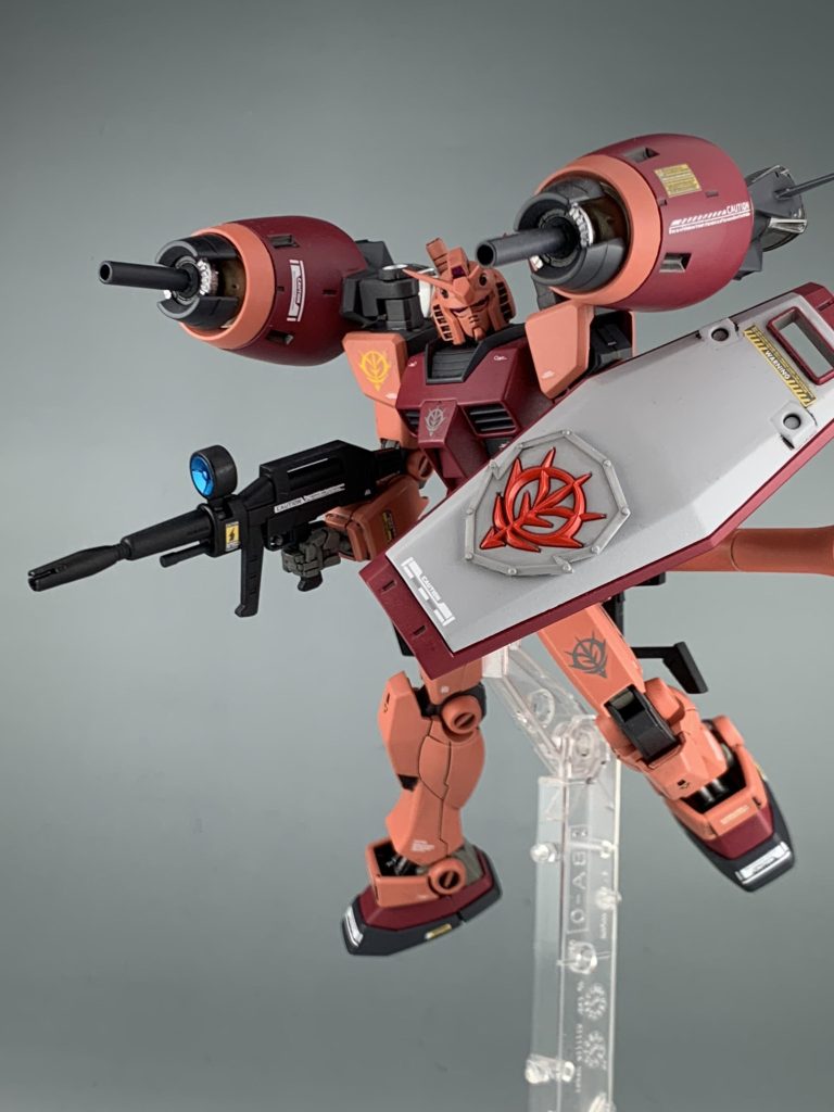 赤いガンダム–2枚目/制作者：komand