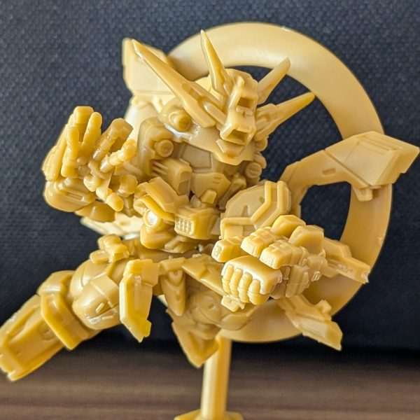 スペリオルデファイン　オトナ買いしたのを1つずつ上げていく予定です。最初はゴッドガンダム。明鏡止水は別でやる予定です。ゴッドフィンガーと背中の輪は蛍光塗料で紫外線発光するようにしています。白はとにかく筆ムラが目立つので苦手です。 （4枚目）