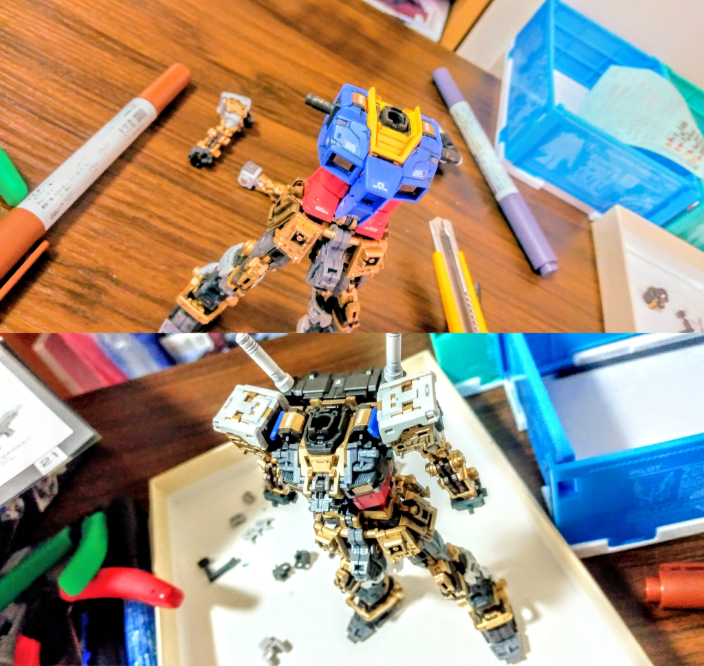 作成途中です。フレームは、成型色に加えて、3色(ゴールド、モザンレッド、ネイビーブルー)を足していますが、外装をつけると、当然のことですが、あまり分かりませんね。