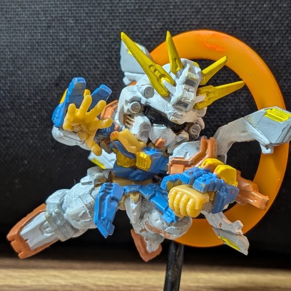 スペリオルデファイン　オトナ買いしたのを1つずつ上げていく予定です。最初はゴッドガンダム。明鏡止水は別でやる予定です。ゴッドフィンガーと背中の輪は蛍光塗料で紫外線発光するようにしています。白はとにかく筆ムラが目立つので苦手です。 （3枚目）