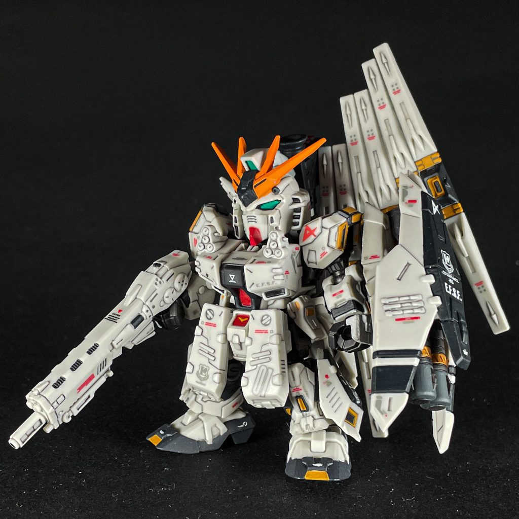 胸部パーツと腰部パーツは差し替え、脚部や後ろの腰パーツはそのまま装甲の上から取り付けてHWSに。なお通常シールドの上から大型シールドをそのまま取り付けれるのは素直に感動したｗ