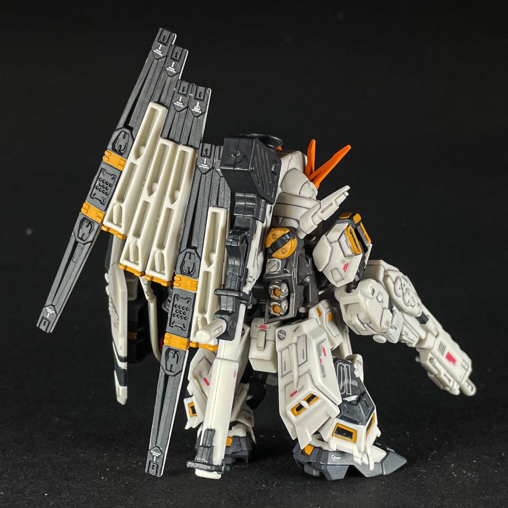 ニューハイパーバズーカはバックパックにマウントすることもできます。 以下、ポージングなど。