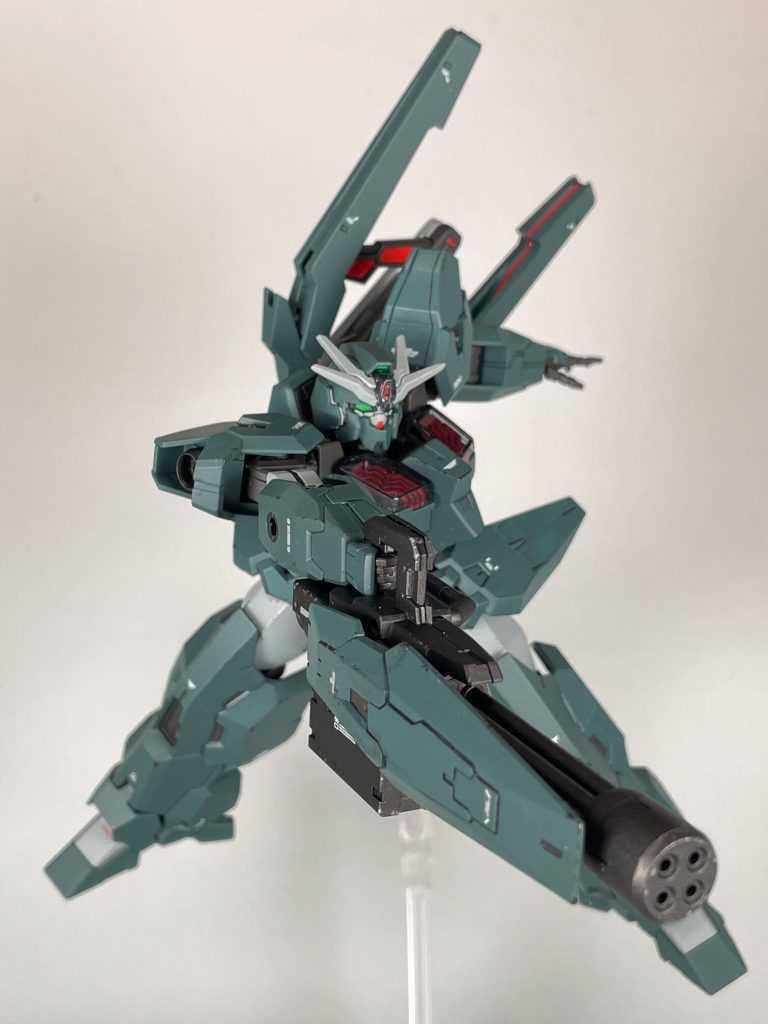 ビームガトリングが結構重いので、片手で持たせていると段々下がってくるかも。