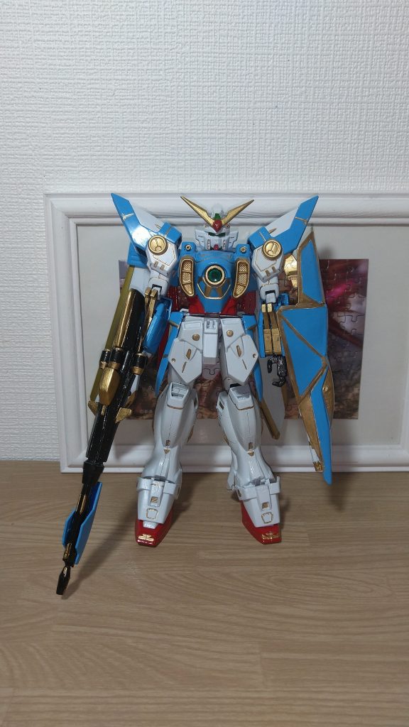 胸パーツちょうど良さげなジャンクパーツに緑のレジンを流し込み製作。ここが一番気に入っているのですが、画像が見づらくなってしまいました( TДT)