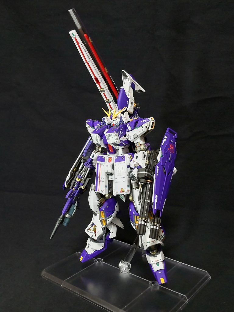 非ニュータイプ仕様(フルアーマーνガンダム)ロング・レンジ・フィン・ファンネルは、ビーム砲のイメージですね😆。