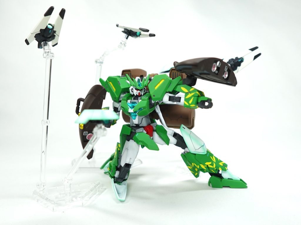 両手に装備した大きなシールドが特徴的。